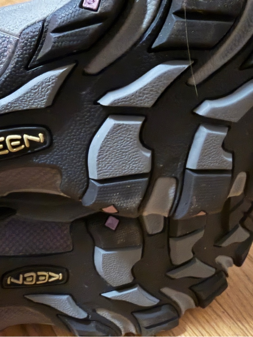 Keen Women’s Size 9 Hiking Shoes - Picture 5 of 7